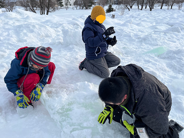 雪遊び